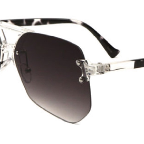 Charcoal ombré Aviator style sunglasses, mutiple colors available. SO CUTE! - Picture 5 of 14